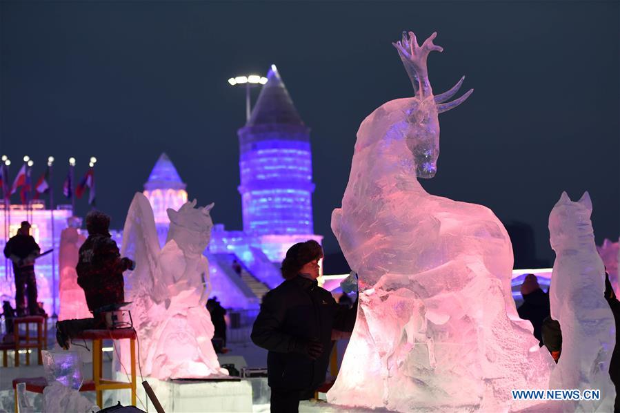 CHINA-HARBIN-ICE SCULPTURE (CN)