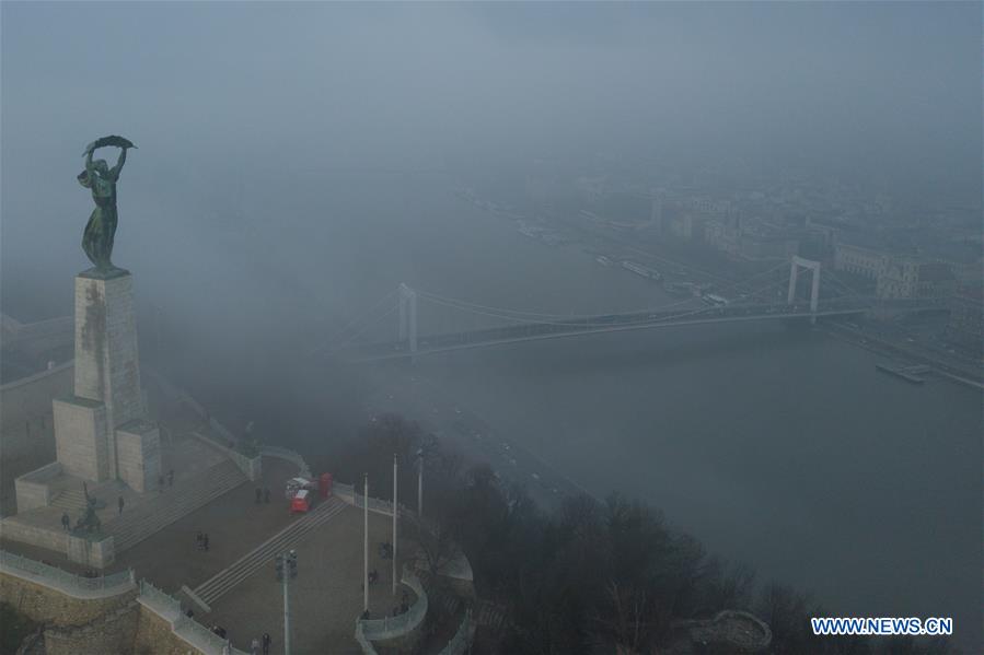 HUNGARY-BUDAPEST-FOG