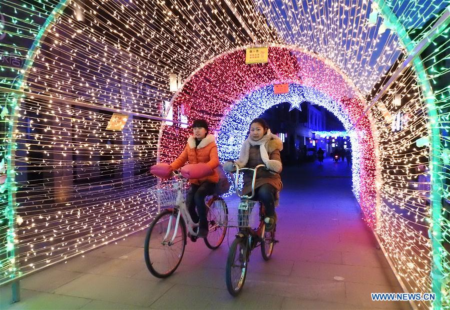 #CHINA-LIANYUNGANG-LIGHT SHOW (CN)