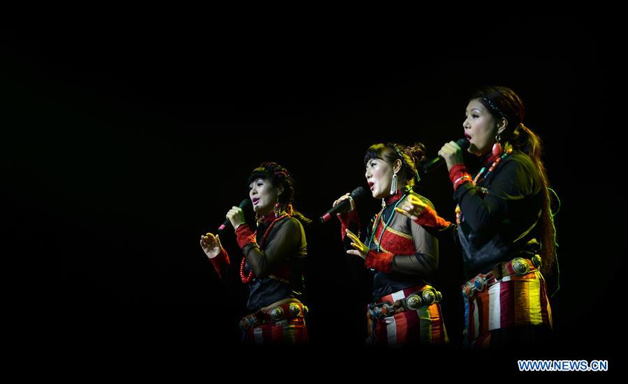 LAOS-VIENTIANE-"EMBRACE CHINA"-PERFORMANCE