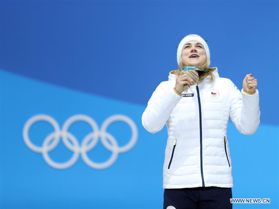 (SP)OLY-SOUTH KOREA-PYEONGCHANG-SPEED SKATING-LADIES' 500M-MEDAL CEREMONY