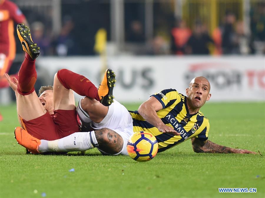 (SP)TURKEY-ISTANBUL-SOCCER-TURKISH SUPER LEAGUE-FENERBAHCE VS GALATASARAY