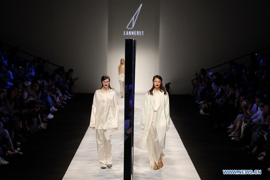 #CHINA-SHANGHAI-FASHION WEEK (CN)