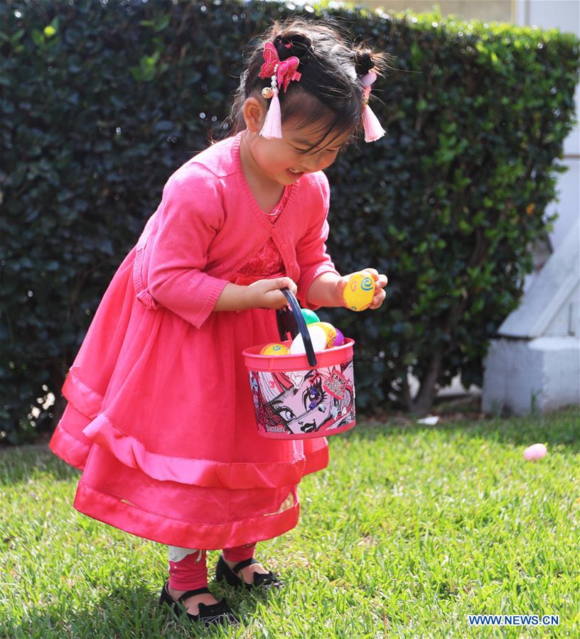 U.S.-LOS ANGELES-EASTER-EGG HUNT