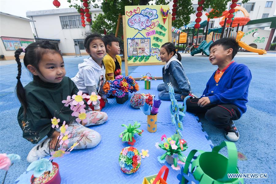 CHINA-ZHEJIANG-CHINESE PAPER CUTTING-CHARITY BAZAAR(CN)