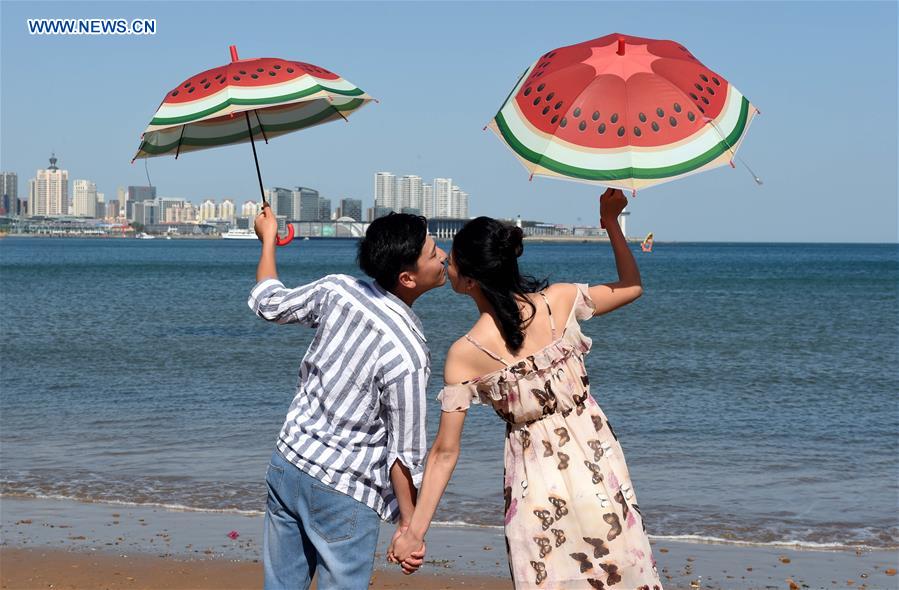 CHINA-QINGDAO-SCO-CITY-COUPLES-PHOTO-ROMANCE (CN)