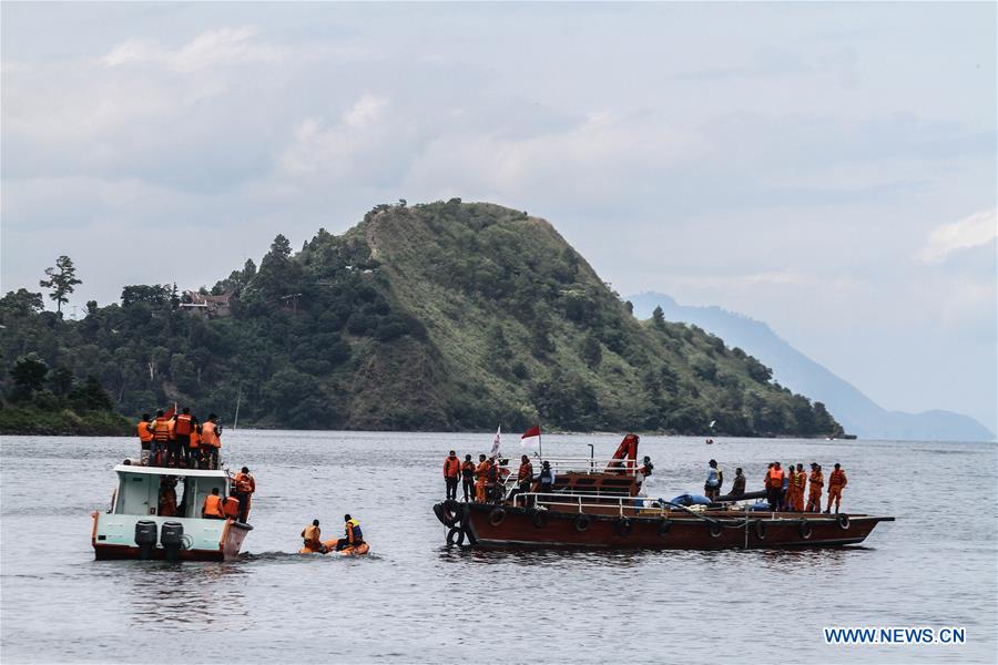 INDONESIA-NORTH SUMATERA-BOAT SINKING-SEARCH AND RESCUE OPERATION