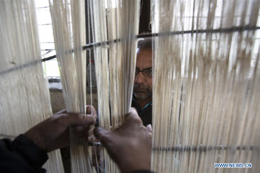 INDIAN-CONTROLLED KASHMIR-SRINAGAR-CARPET WEAVING