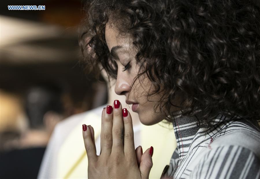 BRITAIN-LONDON-FASHION WEEK-ROLAND MOURET-BACKSTAGE