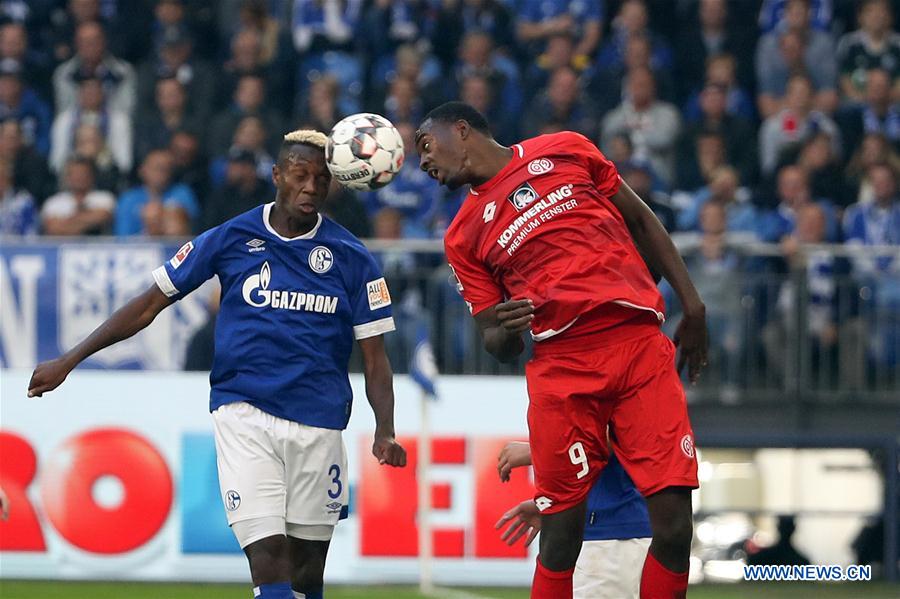 (SP)GERMANY-GELSENKIRCHEN-SOCCER-BUNDESLIGA-SCHALKE 04 VS MAINZ