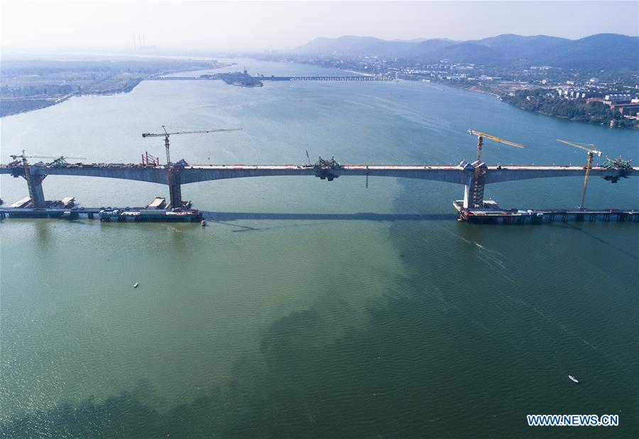 CHINA-HUBEI-XIANGYANG-RAILWAY-BRIDGE-CONSTRUCTION (CN)