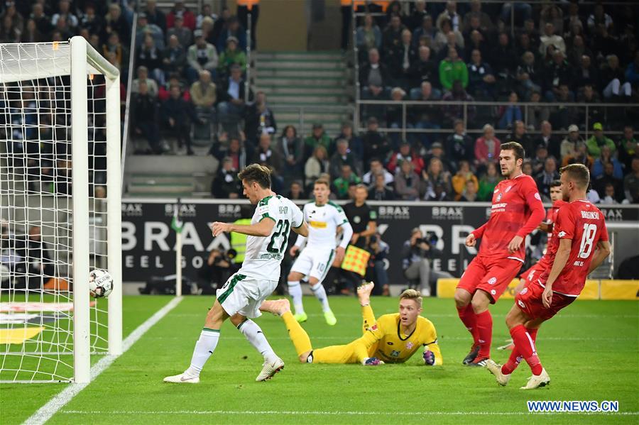 (SP)GERMANY-MOENCHENGLADBACH-SOCCER-BUNDESLIGA-MOENCHENGLADBACH VS MAINZ