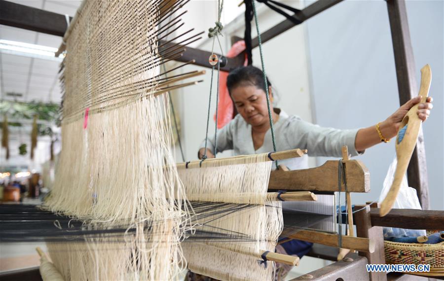 LAOS-VIENTIANE-HANDICRAFT-FESTIVAL