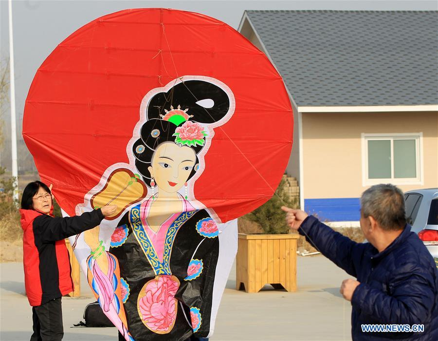 #CHINA-SHIJIAZHUANG-KITES MAKING (CN)