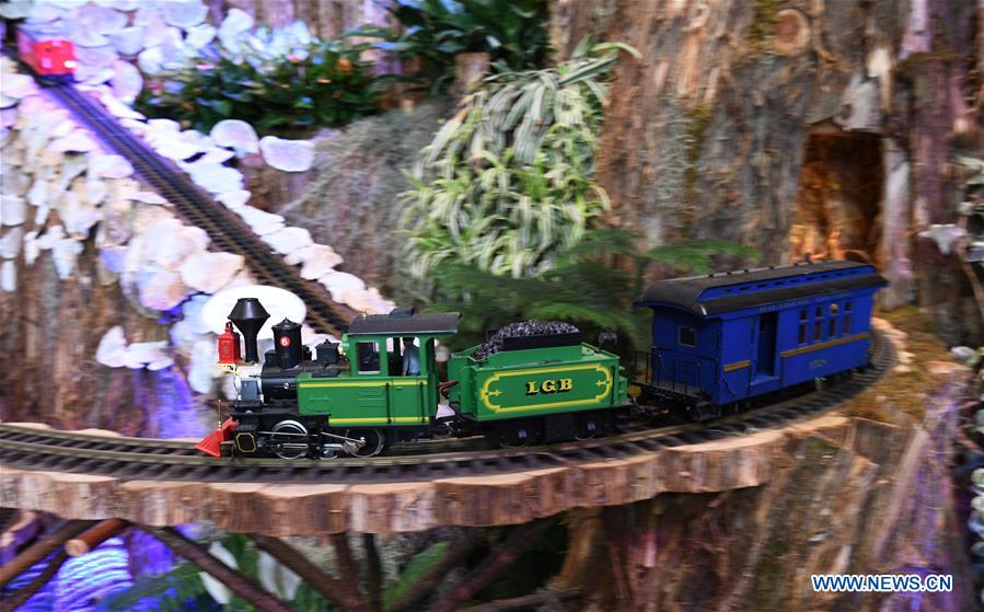 U.S.-WASHINGTON-USBG-HOLIDAY EXHIBIT-ICONIC TRAIN STATIONS