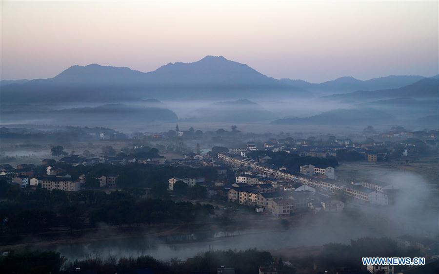 CHINA-JIANGXI-LONGHU MOUNTAIN-FOG-SCENERY(CN)