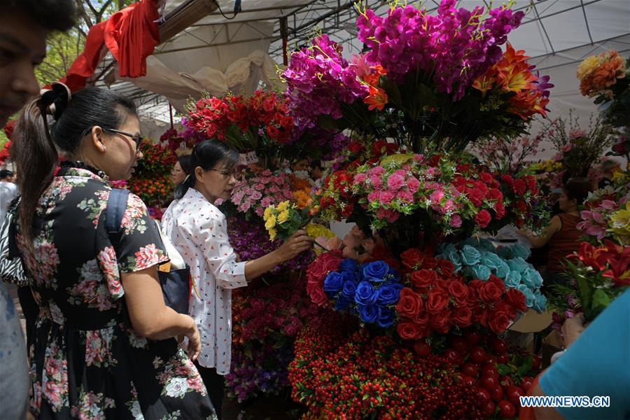 SINGAPORE-NEW YEAR GOODS