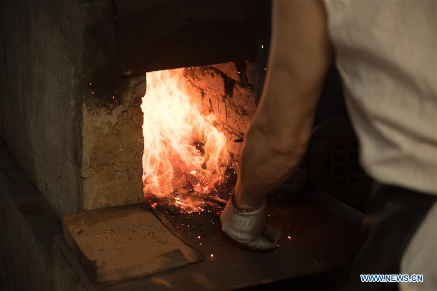 CHINA-ZHEJIANG-SWORD MAKING (CN)