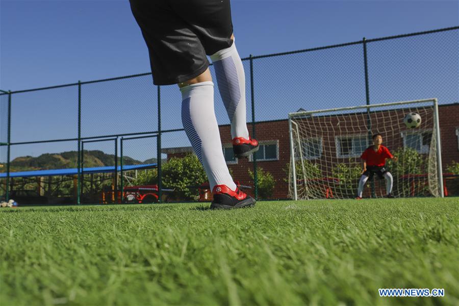 #CHINA-HEBEI-INTERNATIONAL CHILDREN'S DAY-FOOTBALL-TRAINING (CN)