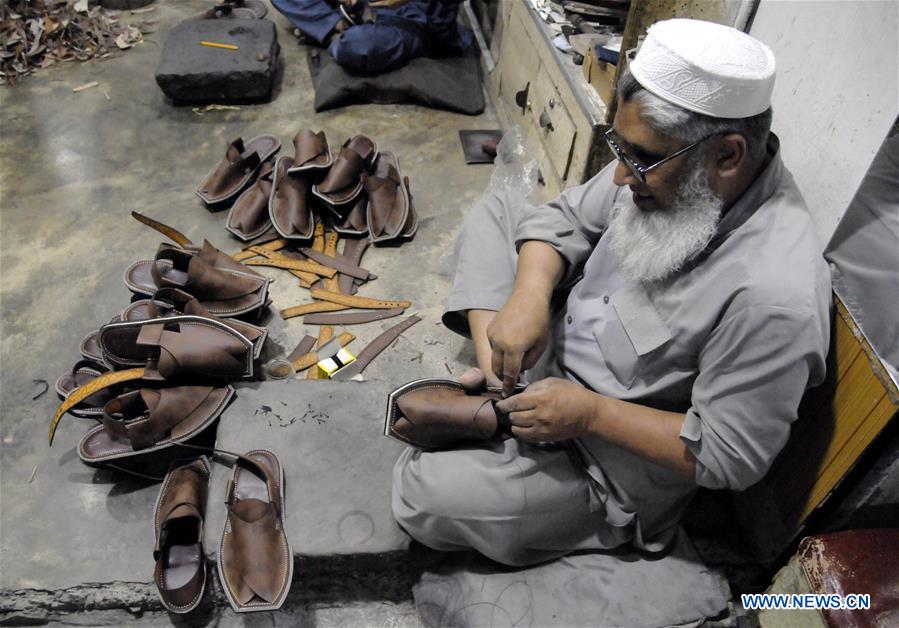 PAKISTAN-PESHAWAR-EID AL-FITR-SHOE MAKING