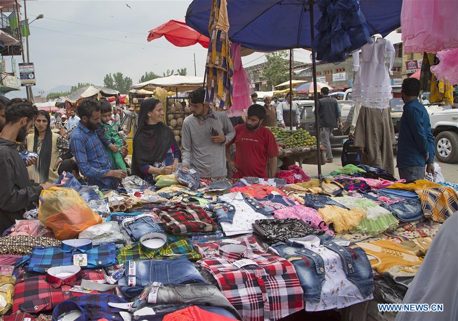 KASHMIR-SRINAGAR-EID AL-FITR-PREPARATION