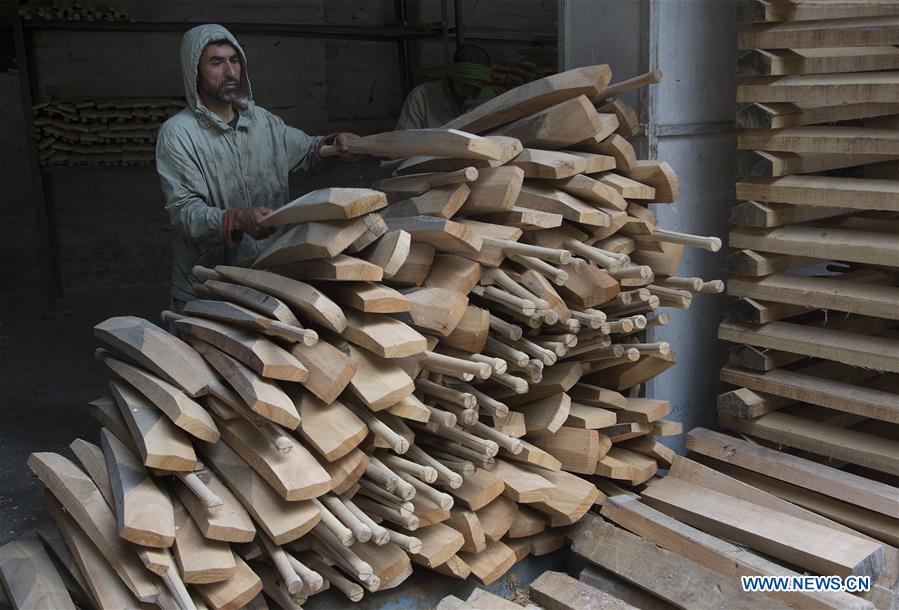 KASHMIR-SRINAGAR-CRICKET BAT INDUSTRY