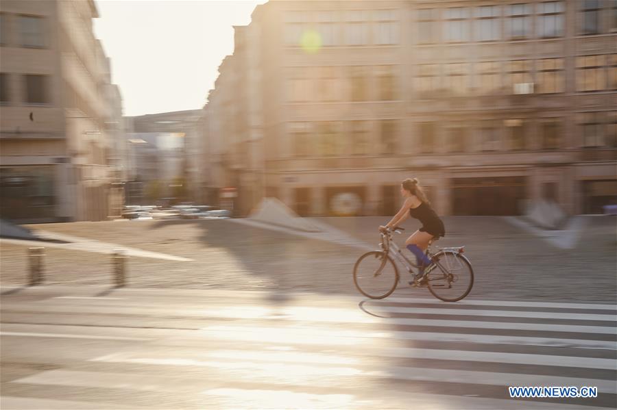 BELGIUM-BRUSSELS-WEATHER-HEAT