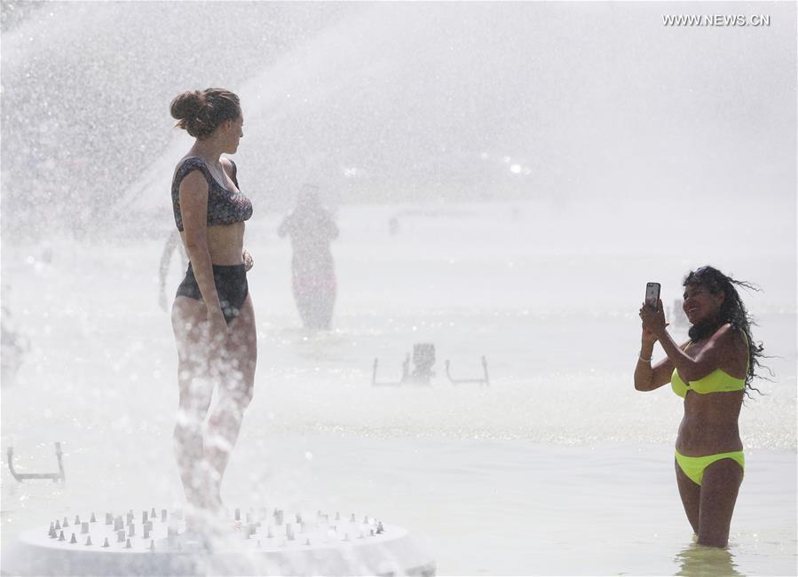 FRANCE-PARIS-HEAT WAVE