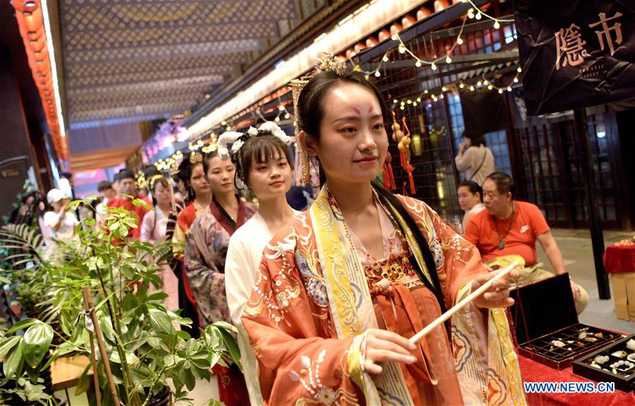 CHINA-SHAANXI-XI'AN-NIGHT FAIR (CN)