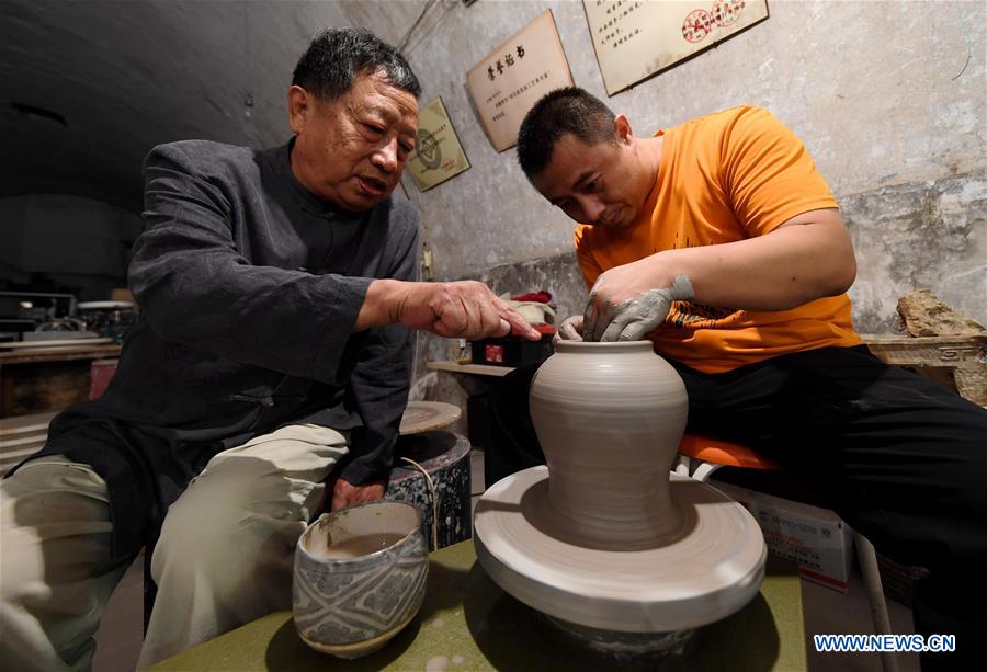 CHINA-HEBEI-CIZHOU KILN-INHERITOR (CN)