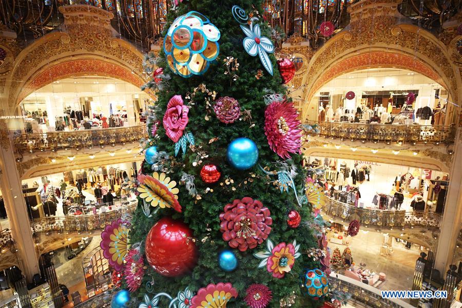 FRANCE-PARIS-GALERIES LAFAYETTE-CHRISTMAS TREE