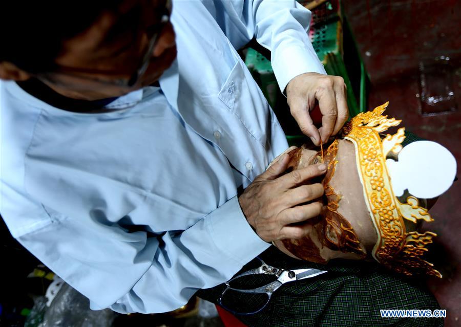 MYANMAR-YANGON-ARTISAN-MASK