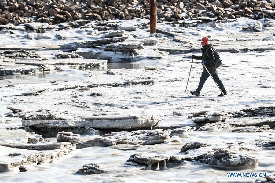 (SP)CHINA-PANJIN-ICE TREKKING (CN)