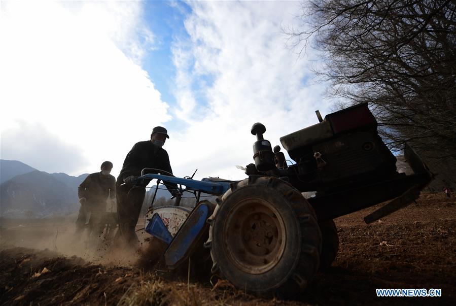 XINHUA PHOTOS OF THE DAY