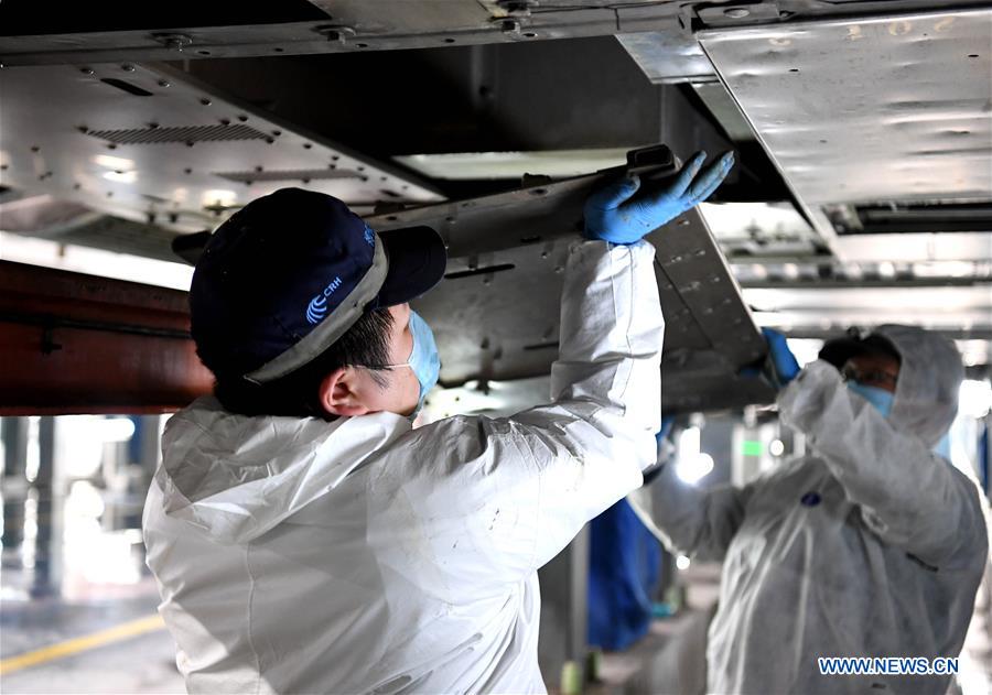 CHINA-HENAN-ZHENGZHOU-HIGH-SPEED RAILWAY-CLEANING-NOVEL CORONAVIRUS (CN)