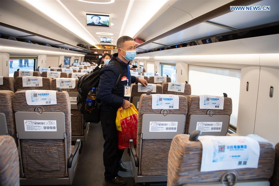 CHINA-HUNAN-SPECIAL TRAIN-RETURNING TO WORK (CN)