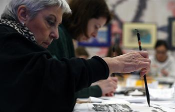 Feature: Athens museum builds bridges through Chinese painting workshop