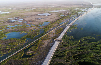 In pics: construction site of Yuli-Ruoqiang expressway