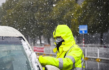 Epidemic-hit Xiaogan witnesses snowfall