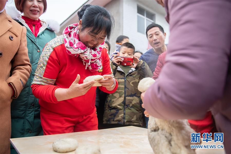 （新春走基層）（5）湖南辰溪：農(nóng)民趣味運動會迎新年