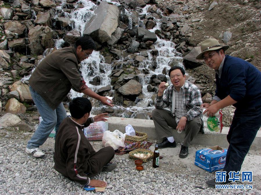 （新華全媒頭條·圖文互動）（3）一顆種子的答案——雪域高原播種者鐘揚的“精神珠峰”