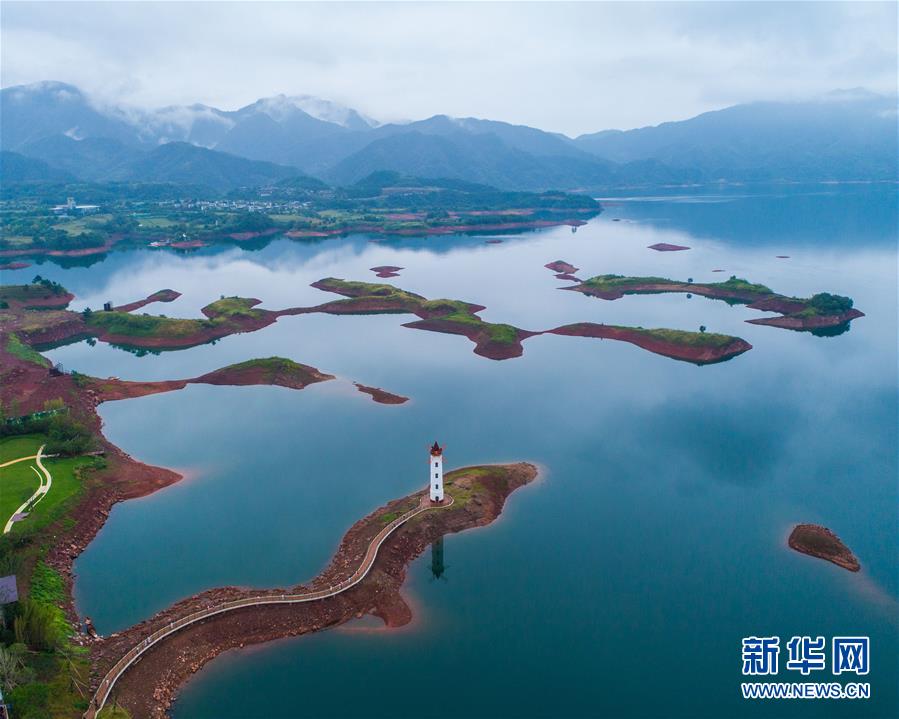 （壯闊東方潮 奮進(jìn)新時(shí)代——慶祝改革開(kāi)放40年）（6）美麗中華大地書寫綠色傳奇