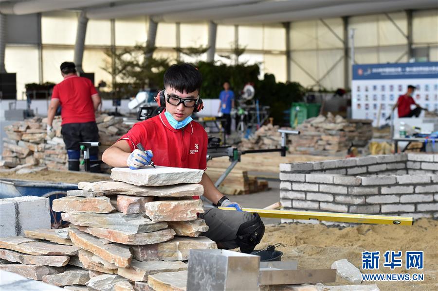 （新華全媒頭條·圖文互動）（2）上下合力，聚力破障，開辟“大國工匠”建設(shè)新格局