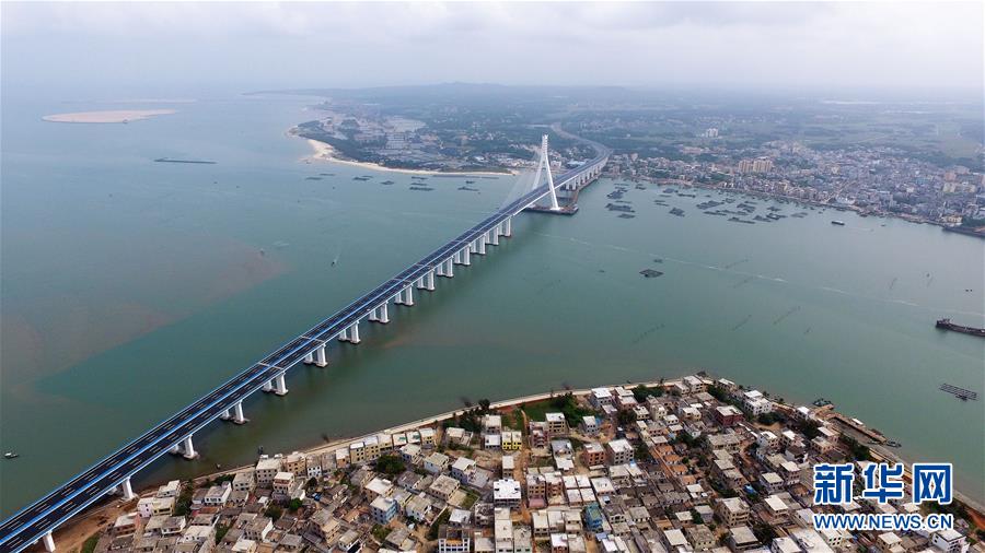 （社會(huì)）（2）海南海文大橋建成通車