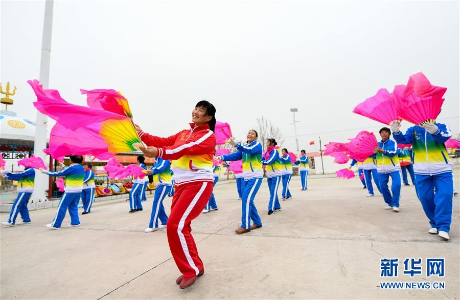 （壯麗70年·奮斗新時(shí)代·圖文互動(dòng)）（6）情同一家，守望相助，共奔小康——內(nèi)蒙古興安盟巴彥敖包嘎查民族團(tuán)結(jié)見(jiàn)聞