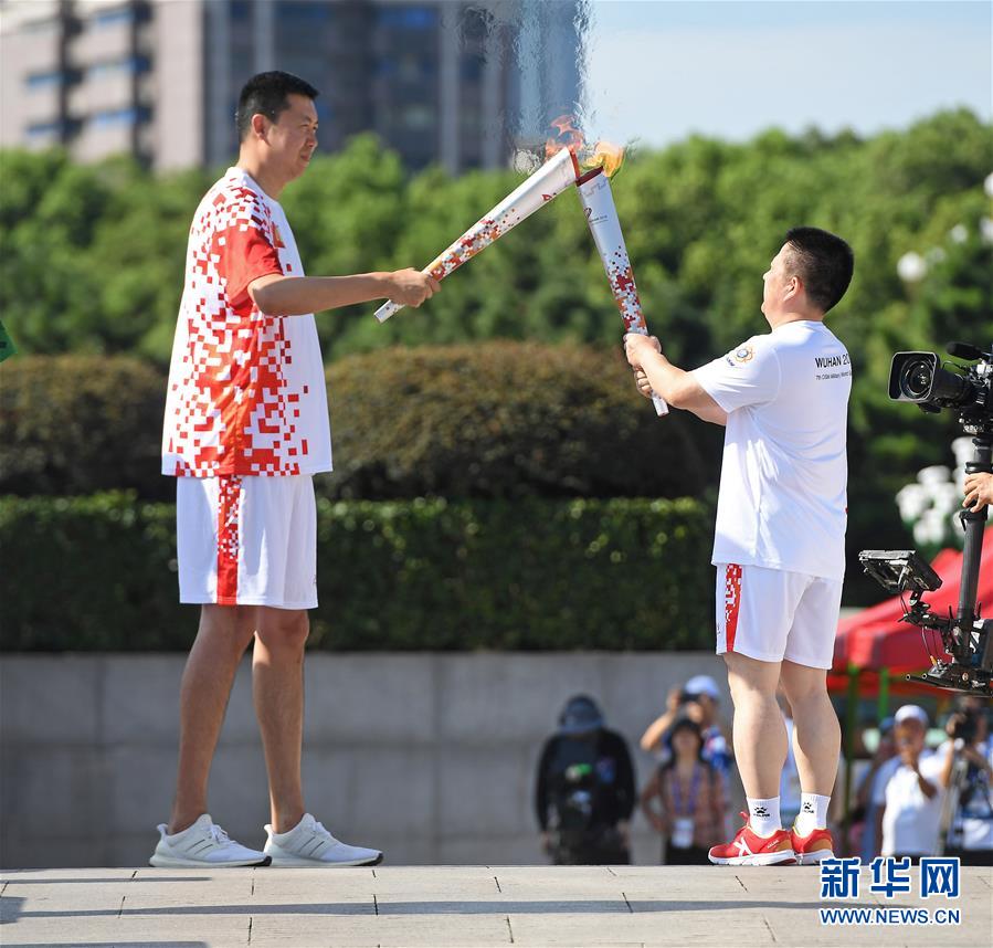 （體育）（10）第七屆世界軍人運(yùn)動(dòng)會(huì)圣火火種采集和火炬?zhèn)鬟f啟動(dòng)儀式在南昌舉行