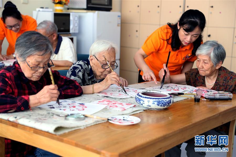 （壯麗70年·奮斗新時(shí)代·重溫囑托看變化·圖文互動）（1）上海：用“繡花”般精細(xì)治理傳遞城市“溫度”