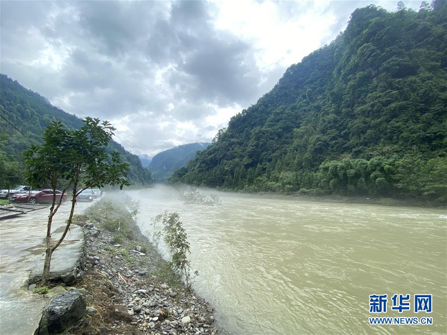 （防汛抗洪·圖文互動）（1）山洪襲來前，澧水河畔大轉(zhuǎn)移