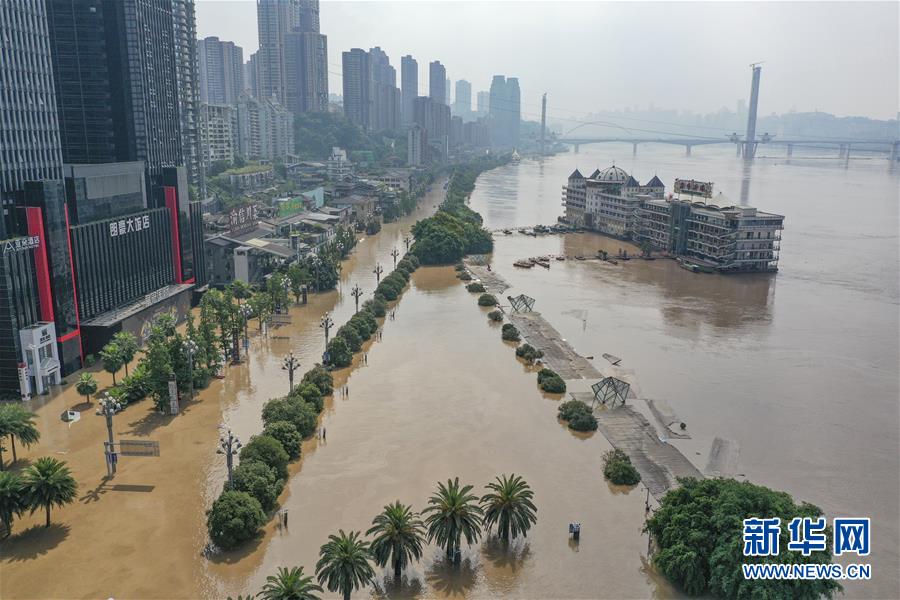 （防汛抗洪·圖文互動）（10）救援，在被洪水漫過的街巷之間——直擊重慶長江、嘉陵江抗洪一線