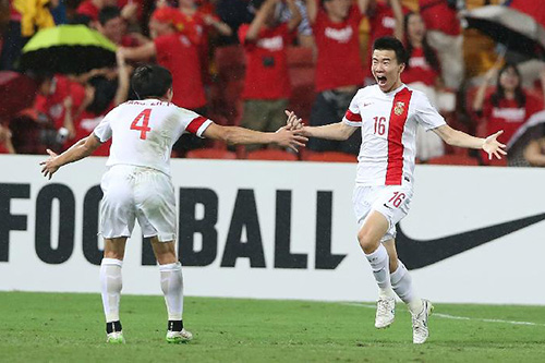 亞洲杯：中國隊2-1逆轉(zhuǎn)烏茲別克斯坦隊 提前小組出線